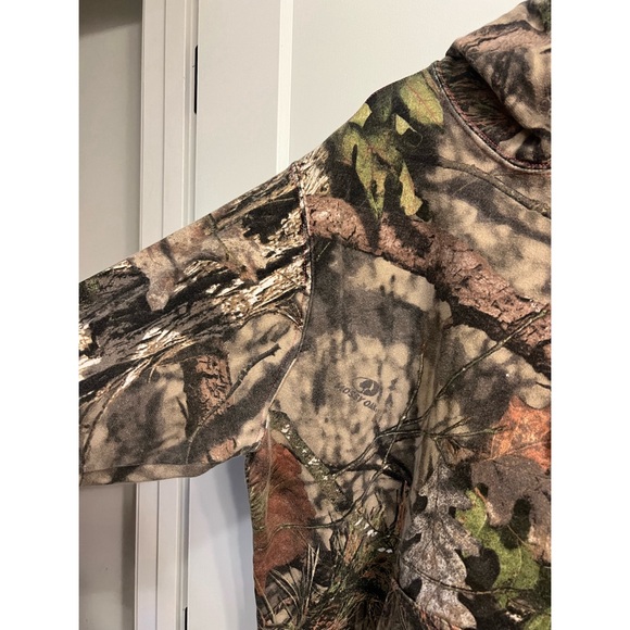 Mossy Oak Green and Pink Camouflage Hoodie Sweatshirt - Picture 2 of 3